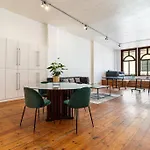 Spacious 2 Bed Apartment In City Centre