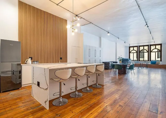 Spacious 2 Bed Apartment In City Centre