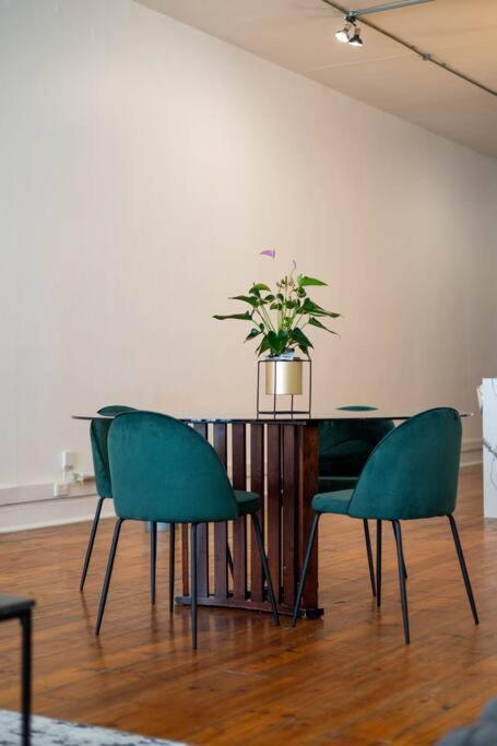 Spacious 2 Bed In Centre