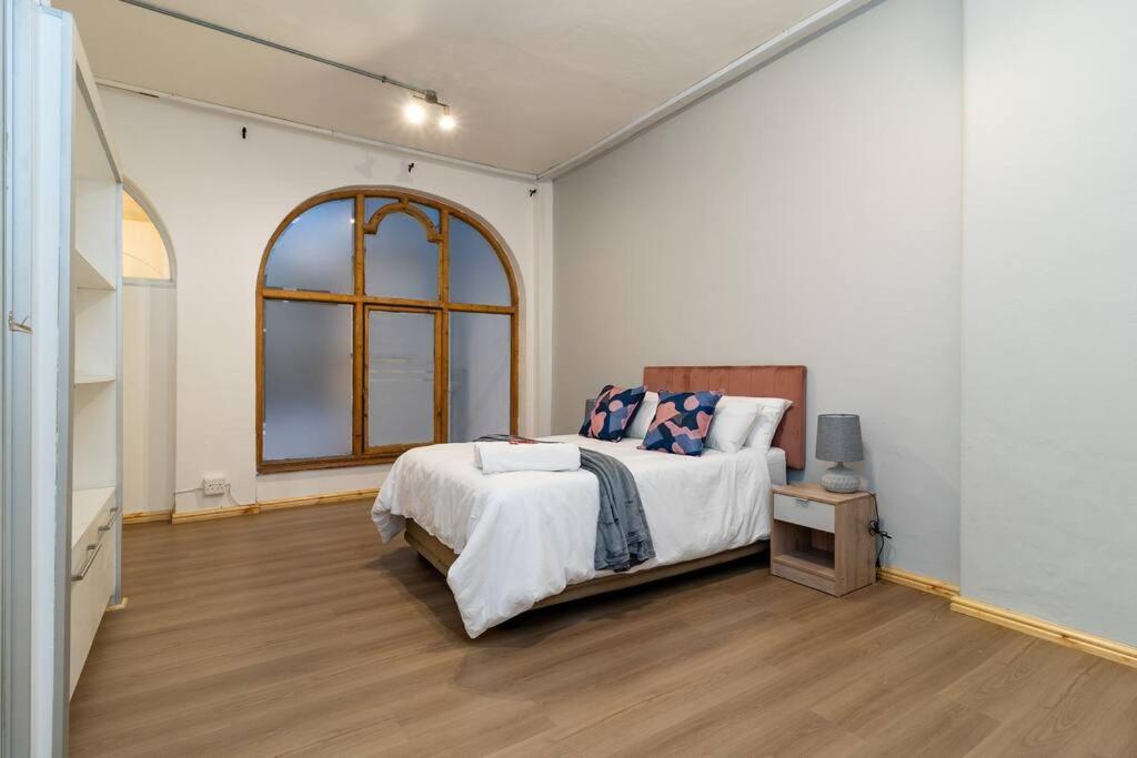 Apartment Spacious 2 Bed In Centre *