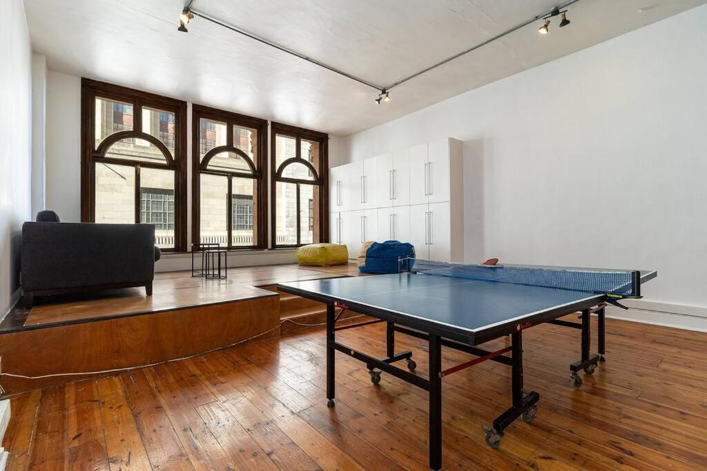Spacious 2 Bed In Centre * Cape Town