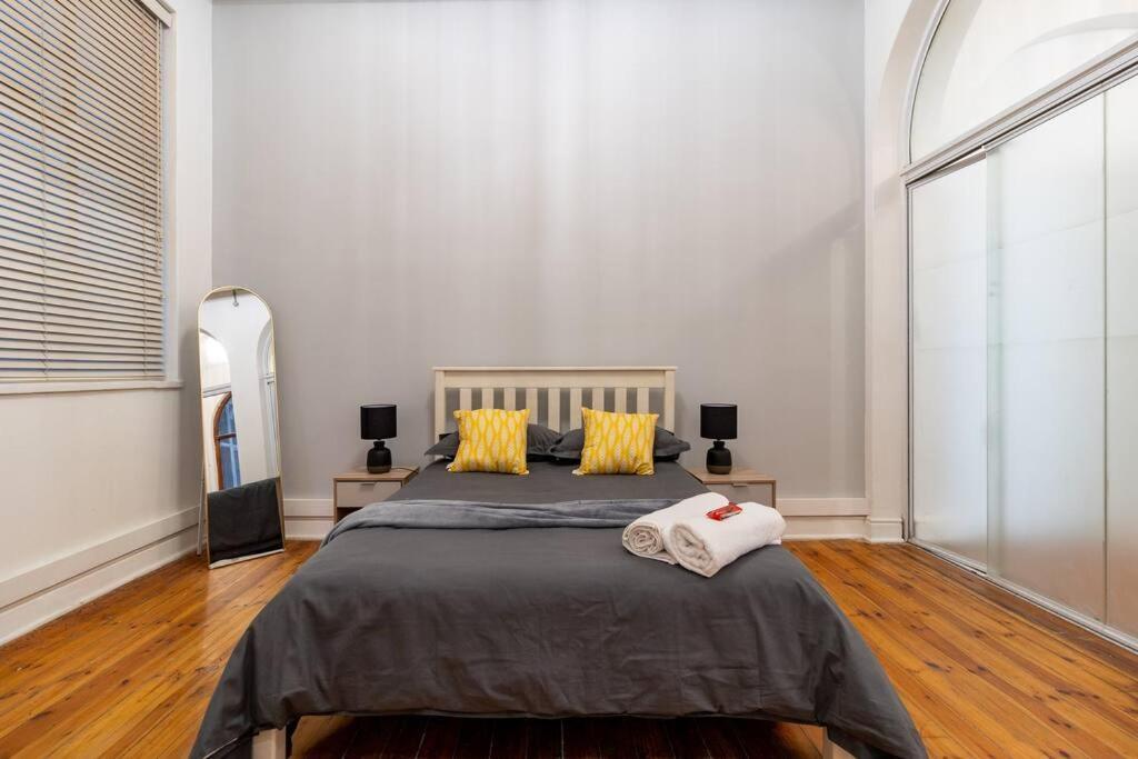 Spacious 2 Bed In Centre Apartment