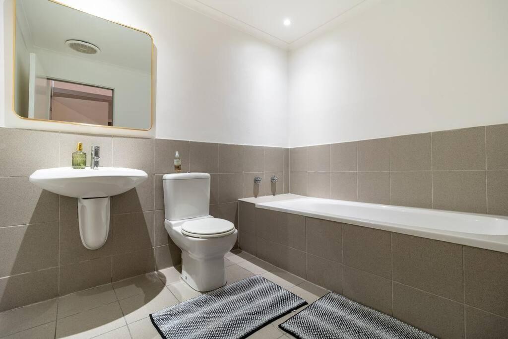 Spacious 2 Bed In Centre Apartment Cape Town